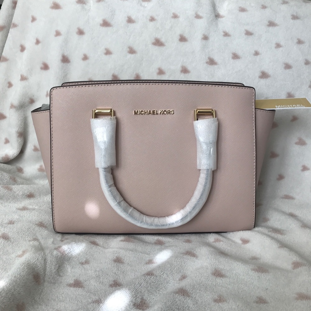 Micheal Kors Selma Satchel purse
